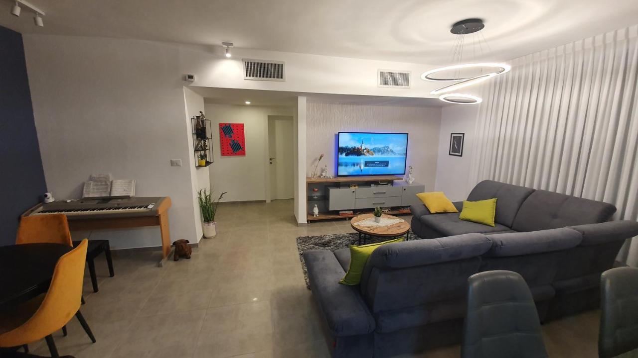 Tami Rooms Нагарія Екстер'єр фото